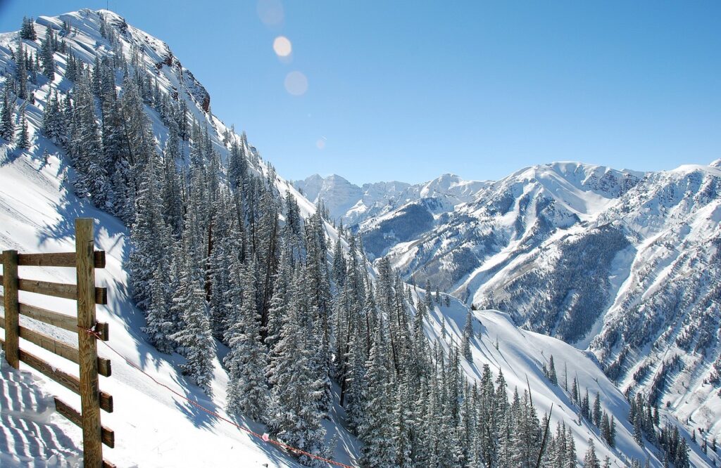 Snow covered mountains, Aspen Colorado