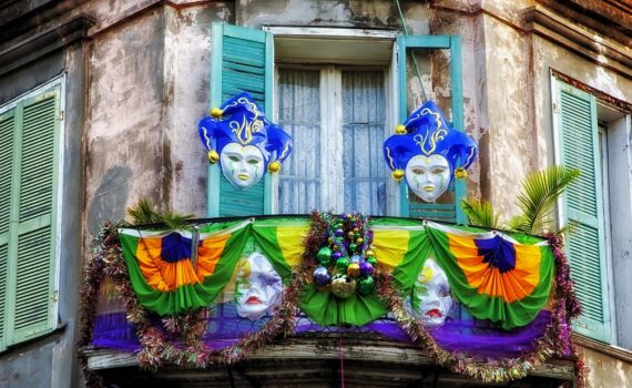 Building in New Orleans decorated for Mardi Gras