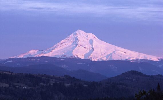 Mount Hood in Oregon, Covered with snow