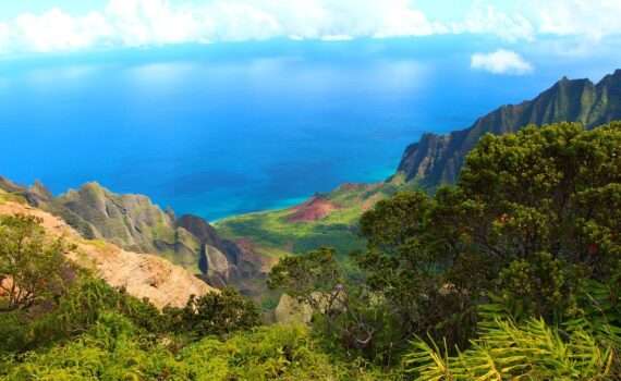 View of the south pacific ocean from the cliffs of the Na Pali Coast in Kauai