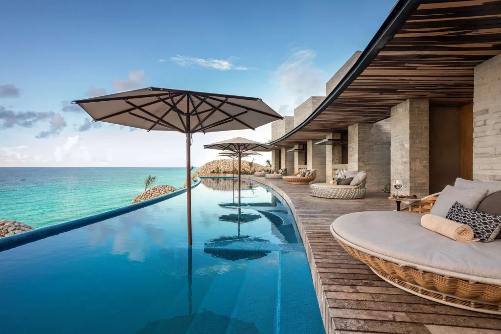 La Casa Rooftop Pool - a luxury hotel in Play del Carmen