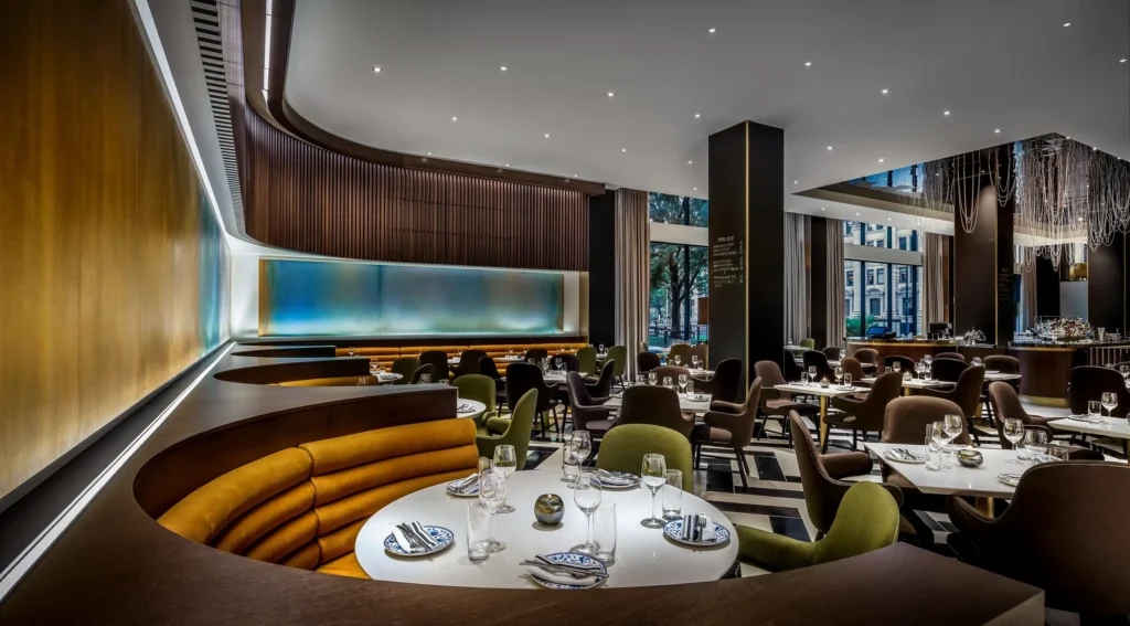 Roselys Restaurant at Fairmont Queen Elizabeth - luxury hotel in Montreal