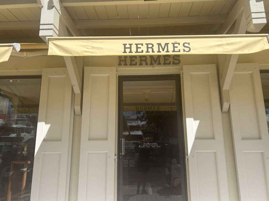 Hermes Luxury Shop 