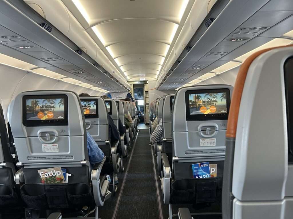 Inside of the Jet Blue FLight Flying from FLL to MHT in April 2025