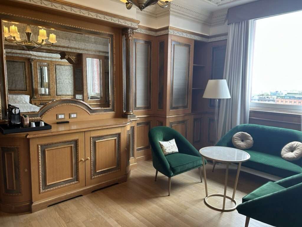 Westin Palace Milan Junior Suite - Living Room