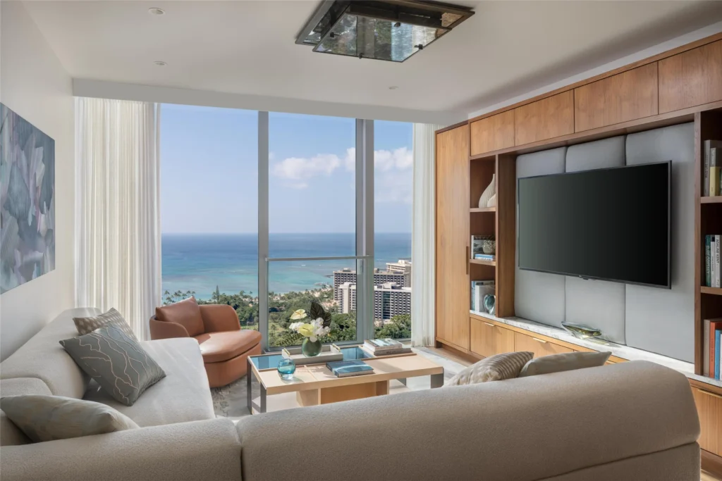 Ritz-Carlton 2 Bedroom Penthouse Suite - a luxury hotel in Honolulu