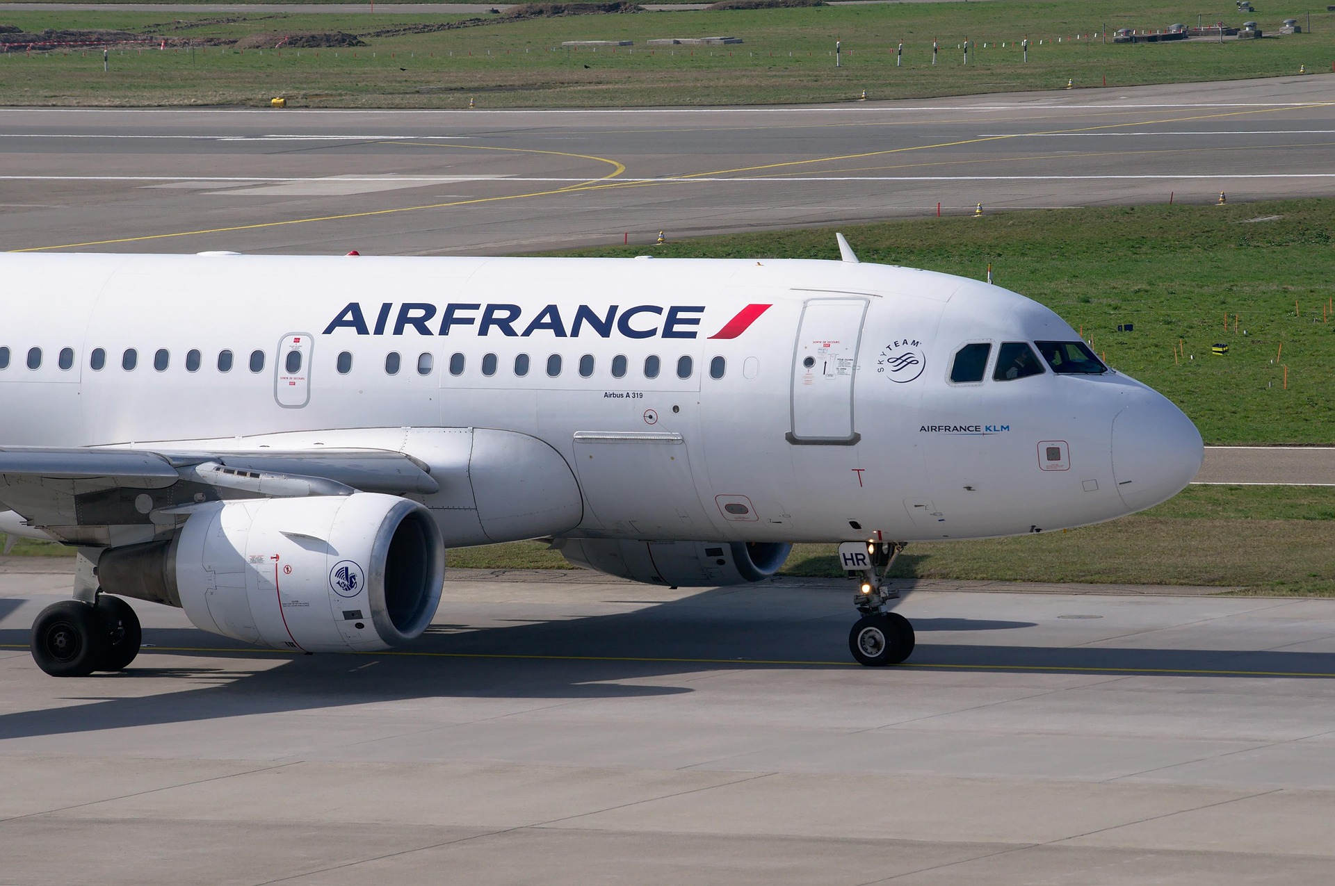 an Air France Plane - an option for traveling from Paris to Marseille