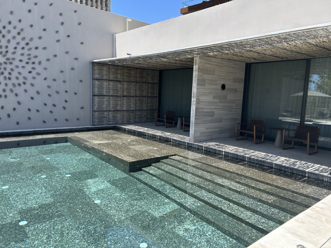 Private 4 Bedroom-Bath Villa with private pools and dining